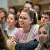 Nadané deti vysokoškolákom