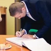 Odovzdávanie diplomov