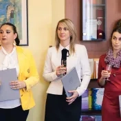Odovzdávanie diplomov