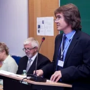 Dilemy inkluzívneho procesu v edukácii so zameraním na socializáciu osôb so špeciálnymi potrebami