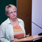 Dilemy inkluzívneho procesu v edukácii so zameraním na socializáciu osôb so špeciálnymi potrebami
