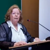 Dilemy inkluzívneho procesu v edukácii so zameraním na socializáciu osôb so špeciálnymi potrebami