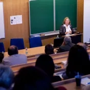 Dilemy inkluzívneho procesu v edukácii so zameraním na socializáciu osôb so špeciálnymi potrebami