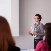 Dilemy inkluzívneho procesu v edukácii so zameraním na socializáciu osôb so špeciálnymi potrebami