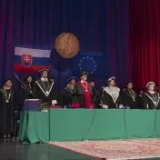 Magistri a rigorozanti