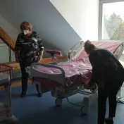 Inštruktáž k obsluhe pôrodnej postele