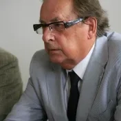 Ústav rómskych štúdií
