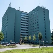 intrák