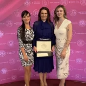 doc. Vašaničová, doc. Jenčová a Mgr. Melnyk počas Slávnostného otvorenia akademického roka 2025/2026 (v roku 2025) doc. Vašaničová, doc. Jenčová a Mgr. Melnyk počas Slávnostného otvorenia akademického roka 2025/2026 (v roku 2025)