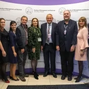 Mgr. Marta Miškufová, PhD., Mgr. Martina Košíková, PhD., doc. Petra Vašaničová, PhD., doc. Dr. Ing. Miroslav Hudec (VŠB-TU Ostrava, ČR), doc. Ing. Sylvia Jenčová, PhD., prof. Ing. Dr. Róbert Štefko, Ph.D., prof. Ing. Jiří Strouhal, Ph.D. (VŠCHT Praha, ČR), doc. Ing. Katarína Valášková, PhD. a Ing. Marek Nagy, PhD. (ŽU v Žiline) počas 9. medzinárodnej vedeckej konferencie „Economics, Management & Business 2025" (v roku 2025)