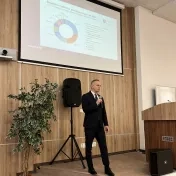 Prednáška spoločnosti Partners, Michal Kozák - generálny riaditeľ (v roku 2025) Prednáška spoločnosti Partners, Michal Kozák - generálny riaditeľ (v roku 2025)