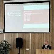Prednáška spoločnosti Partners, Michal Kozák - generálny riaditeľ (v roku 2025) Prednáška spoločnosti Partners, Michal Kozák - generálny riaditeľ (v roku 2025)