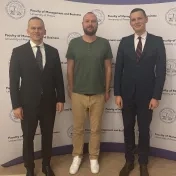 Dr. Korečko a predstavitelia spoločnosti Partners Michal Kozák a Richard Wagner (v roku 2025) Dr. Korečko a predstavitelia spoločnosti Partners Michal Kozák a Richard Wagner (v roku 2025)