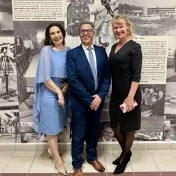 doc. Ing. Sylvia Jenčová, PhD., prof. Ing. Hussam Mussa, PhD. (počas 25. výročia založenia Katedry ekonomiky FPEDAS Žilinskej univerzity v Žiline (v roku 2025) doc. Ing. Sylvia Jenčová, PhD., prof. Ing. Hussam Mussa, PhD. (počas 25. výročia založenia Katedry ekonomiky FPEDAS Žilinskej univerzity v Žiline (v roku 2025)