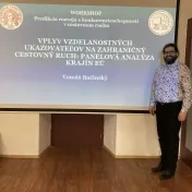 Dr. Bačinský počas workshopu v rámci projektu VEGA 1/0241/25 (v roku 2025)