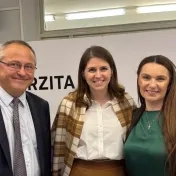 prof. Ing. Dr. Róbert Štefko, Ph.D., doc. Ing. Sylvia Jenčová, PhD. a Zuzana Podracká, PhD. počas konferencie GradeUp (v roku 2025)