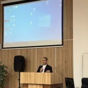 Mgr. Vladimír Dufala počas prednášky "Projektový manažment v praxi“ (v roku 2025)