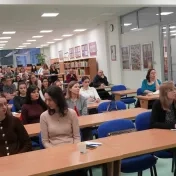 doc. Šofranková, doc. Vašaničová a Dr. Miškufová počas semináru "Využite naplno e-zdroje a [AI] nástroje na podporu štúdia vedeckej práce" (v roku 2025)