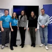 doc. Jenčová a Dr. Košíková počas workshopu "Využitie umelej inteligencie vo výučbe" (v roku 2025)