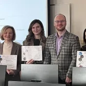 Dr. Matijová, Mgr. Melnyk, Dr. Rigelský a ďalší absolventi kurzu Základy analýzy dát v R s podporou umelej inteligencie (v roku 2025)