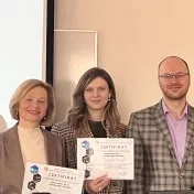 Dr. Matijová, Mgr. Melnyk, Dr. Rigelský a ďalší absolventi kurzu Základy analýzy dát v R s podporou umelej inteligencie (v roku 2025)