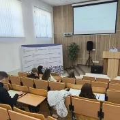 Dr. Jusková so študentmi FMEO počas odborného workshopu Deň zúčtovania daní sa blíži (v roku 2026)