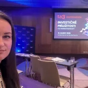 Dr. Košíková počas konferencie Investičné príležitosti do nehnuteľností (v roku 2026)