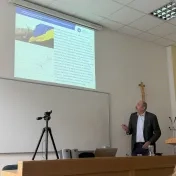 Centrum EURAXESS: študenti GTF PU diskutovali o geopolitike, kognitívnej bezpečnosti a výzvach technológií
