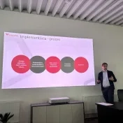 Objavte, ako digitalizácia a AI menia riadenie firiem v roku 2026 (v roku 2026)