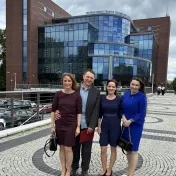 doc. Vašaničová, doc. Jenčová, dr Stanisław Hady-Głowiak (Katedra Prawa Gospodarczego Uniwersytetu Ekonomicznego w Katowicach) a Agnieszka Nowokuńska (Krakow) na Ekonomickej univerzite v Katoviciach (v roku 2026)