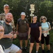 Členovia KFUMM na turistike počas oslavy životného jubilea Dr. Petrušku (v roku 2026)