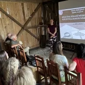Dr. Miškufová počas workshopu "Predikcia rozvoja a konkurencieschopnosti v cestovnom ruchu" na Hrade Šariš (v roku 2026)