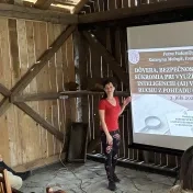 doc. Vašaničová počas workshopu "Predikcia rozvoja a konkurencieschopnosti v cestovnom ruchu" na Hrade Šariš (v roku 2026)