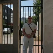 Dr. Vravec počas nahrávania rozhlasových relácií pre STVR - Regina Východ na témy z oblasti financií (v roku 2026)