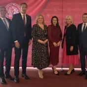 doc. Jenčová a predstavitelia PSK a NR SR počas slávnostného otvorenia akademického roka 2026/2027 (v roku 2026)