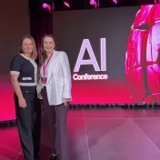 Dr. Košíková a doc. Jenčová počas konferencie AI Conference v Košiciach (v roku 2026)
