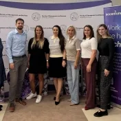 Dr. Miškufová, doc. Jenčová, Dr. Jusková, Dr. Košíková a Mgr. Melnyk počas prednášky spoločnosti Accenture (v roku 2026)