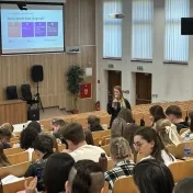 Prednáška odborníkov z praxe spoločnosti Accenture (v roku 2026)