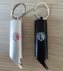 Otvárač na fľaše s baterkou