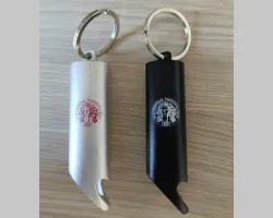 Otvárač na fľaše s baterkou