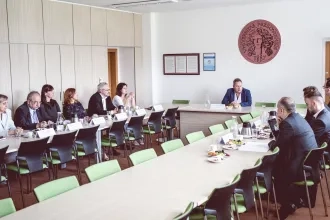 Štátny tajomník Zsembera diskutoval s vedením univerzity