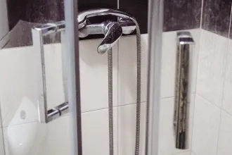 Odstávka teplej vody na ŠDJ