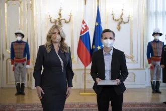 Inštitút slovakistiky a mediálnych štúdií má dvoch nových profesorov