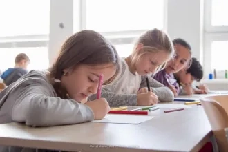 Študenti Pedagogickej fakulty doučujú žiakov základných škôl