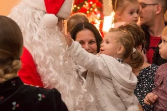 Vyše tristo detí sa stretlo s Mikulášom