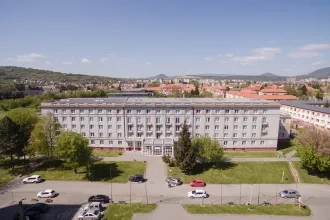 Oznam o náhradnom ubytovaní na prístelku
