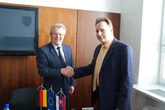 Veľvyslanec Spolkovej republiky Nemecko Dr. Axel Hartmann navštívil našu univerzitu