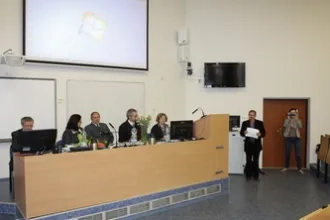 Slovo, gesto, pohyb, obraz, tvar