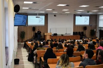 Dalibor Cicman z GymBeam prednášal našim študentom