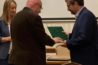 Gintli Tibor laudációja Fráter Zoltán Toldy Ferenc-díjához